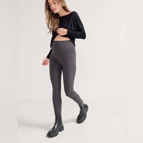 HATCH - The Ultimate Before, During & After Legging - Picture 1 of 4